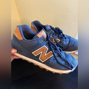 Womens new balance 574 in navy/brown size 8